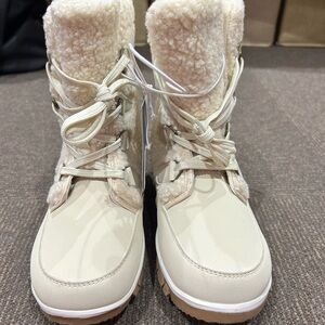 Women's Cream Winter Boots